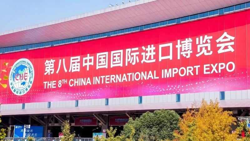 郑州日产锋坦Frontier Pro PHEV 亮相第八届中国国际进口博览会