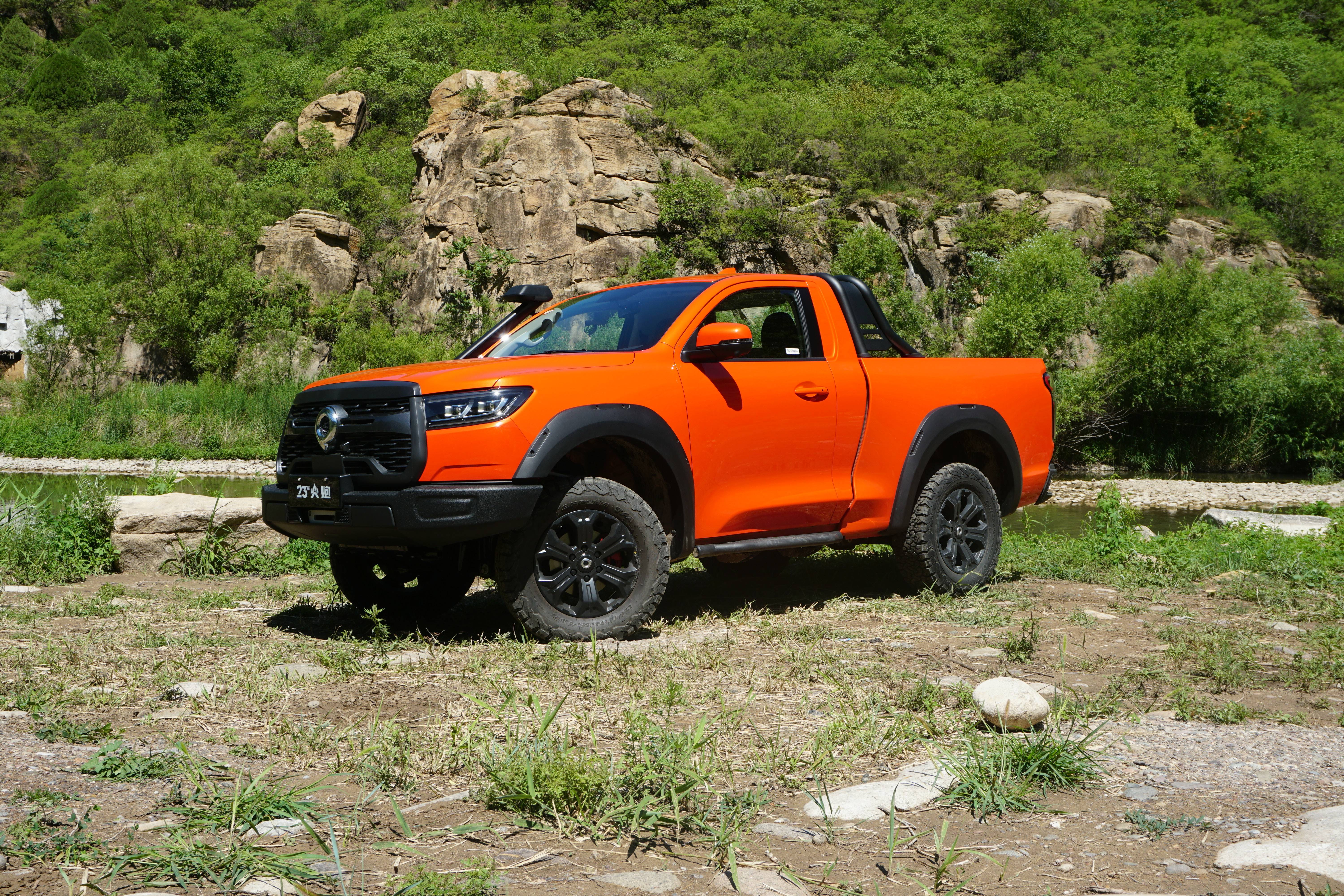 个性十足的单排越野皮卡，试驾长城2023款火炮