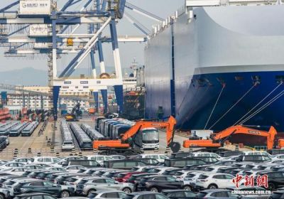 山东港口烟台港：汽车“出海”忙
